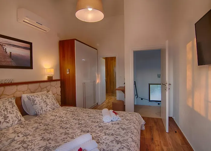 Modern With Pool, Sea View, Near The Sea And The - By Traveler Tourist Agency Krk Id 2168 * Pinezići