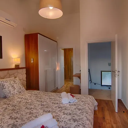 Modern With Pool, Sea View, Near The Sea And The - By Traveler Tourist Agency Krk Id 2168 * Pinezići