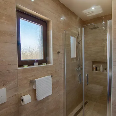 Modern With Pool, Sea View, Near The Sea And The - By Traveler Tourist Agency Krk Id 2168