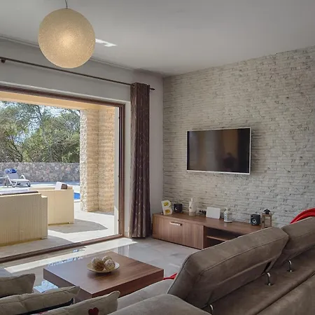 Βίλα Modern With Pool, Sea View, Near The Sea And The - By Traveler Tourist Agency Krk Id 2168