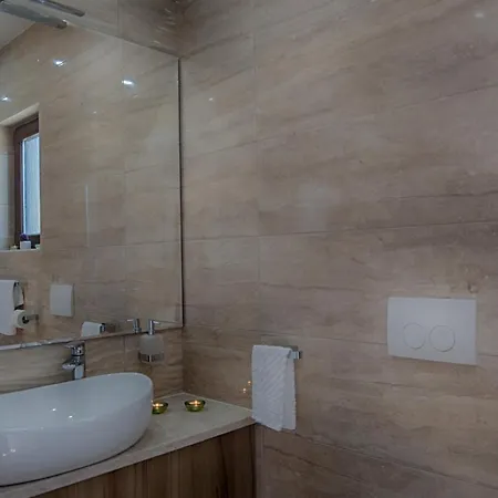 Modern With Pool, Sea View, Near The Sea And The - By Traveler Tourist Agency Krk Id 2168