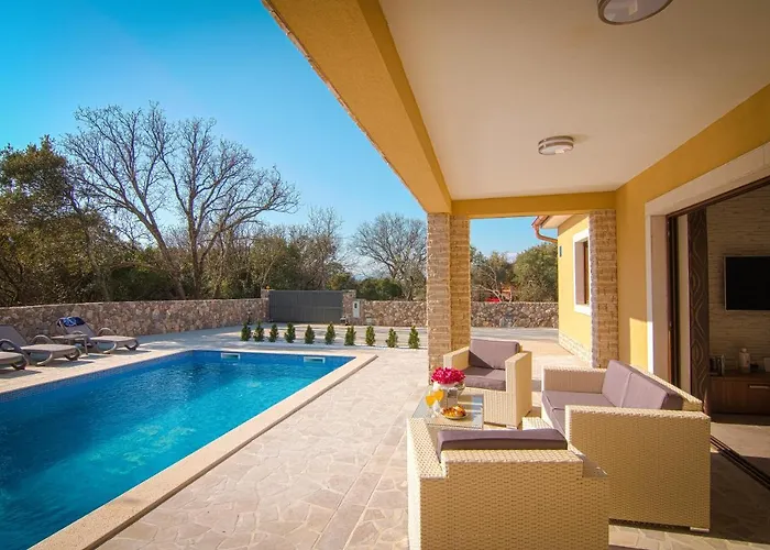 Modern With Pool, Sea View, Near The Sea And The - By Traveler Tourist Agency Krk Id 2168