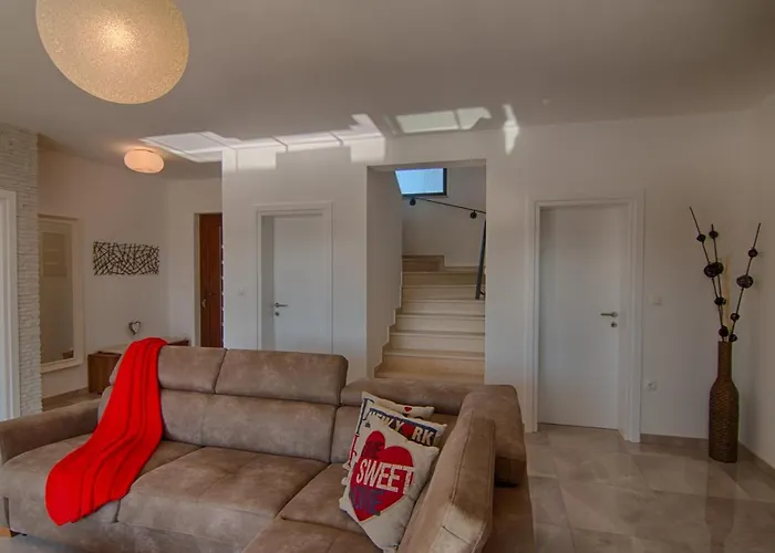 Modern With Pool, Sea View, Near The Sea And The - By Traveler Tourist Agency Krk Id 2168 Pinezići