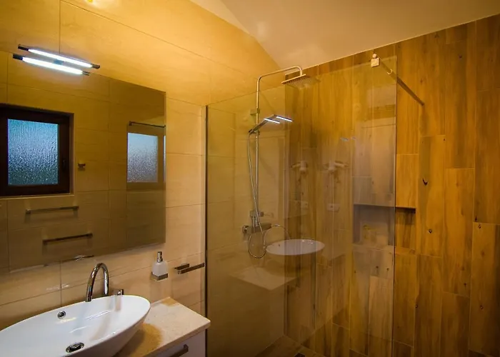Modern With Pool, Sea View, Near The Sea And The - By Traveler Tourist Agency Krk Id 2168 빌라 *