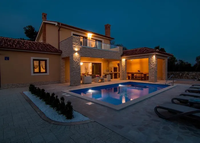 Modern With Pool, Sea View, Near The Sea And The - By Traveler Tourist Agency Krk Id 2168 빌라 Pinezići