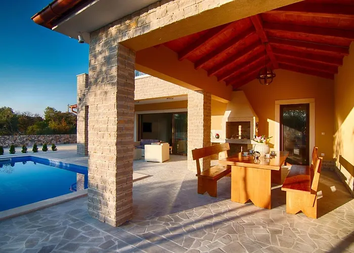 Modern With Pool, Sea View, Near The Sea And The - By Traveler Tourist Agency Krk Id 2168 빌라 *